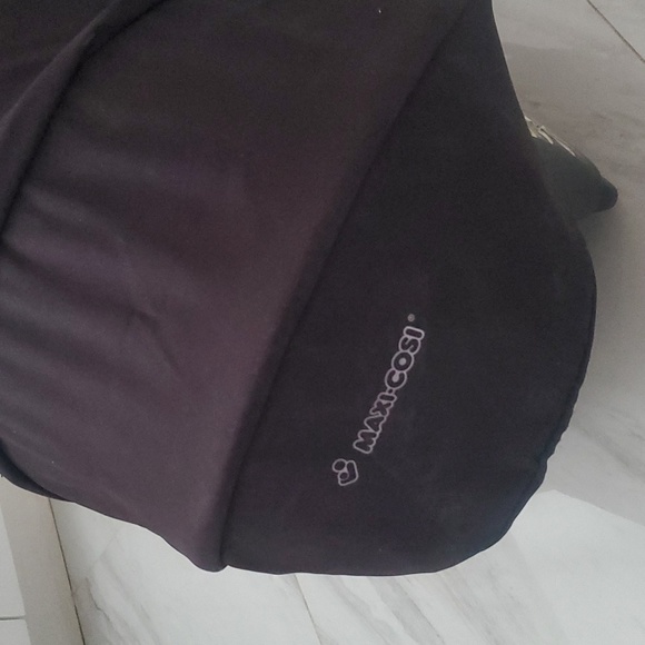 Maxi Cosi Car Seat - Picture 3 of 5